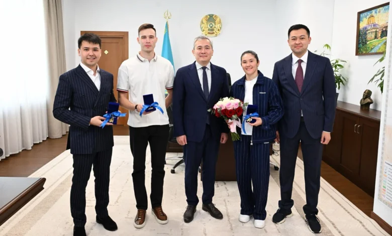 Спорт Министрі | Алматыда Олимпиада жүлдегерлеріне пәтер кілті табысталды Спорт Министрі | Алматыда Олимпиада жүлдегерлеріне пәтер кілті табысталды