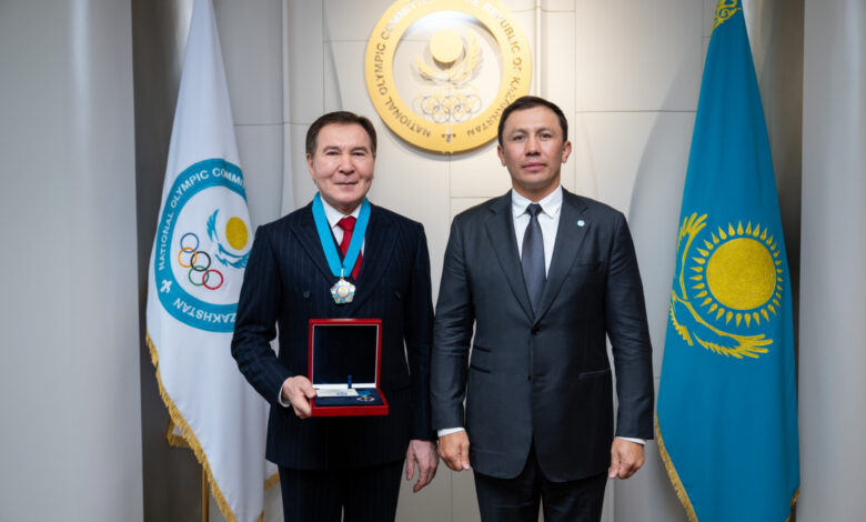 Спорт Министрі | Геннадий Головкин Қазақстан ұлттық семсерлесу федерациясының өкілдерін марапаттады Спорт Министрі | Геннадий Головкин Қазақстан ұлттық семсерлесу федерациясының өкілдерін марапаттады
